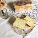 【絶品とろける食パン🍞】.@hattendo_official 八天堂様よりお試しさせていただきました💕☺️.その名も、とろける食パン💕.八天堂といえば、クリームパンとか有&hellip;のInstagram画像