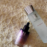 こんにちは😃.日曜日、やっと太陽が出てくれて、久々に洗濯いっぱいしちゃってます‼️今日は風もあり、涼しいからまだ過ごしやすいです❤️.私の最近のお気に入りスキンケアアイテ ム&hellip;のInstagram画像