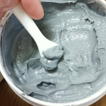 ○o。.QTQ JAPANESE泥パック.。o○使用レポ📝✒️お風呂入るついでに私は泥パックしています😄とても塗りやすかったです。最初使った時はヒリヒリする感覚があって、もしか&hellip;のInstagram画像