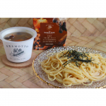 今日のおうちカフェはうにクリームパスタとモンマルシェのスープ🍝.静岡の清水の会社モンマルシェの野菜をMOTTOスープの、ごぼうとキノコと国産野菜のぽかぽか和風スープ✨.野菜とキノコがこ&hellip;のInstagram画像