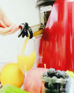 Every day is a fresh start ;)...ず〜っと気になっていたスロージューサーお試しさせていただきました♪.低速回転は栄養素が酸化しづらく、口当たりもと&hellip;のInstagram画像