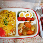 小森樹脂公式楽天通販サイトが、明日7/21オープンするようです！🤩その小森樹脂さんの商品であるプレート。つくり置きしてラップなしの蓋ができ、冷蔵庫に保存そしてそのまま電子レンジで温めることもできて&hellip;のInstagram画像