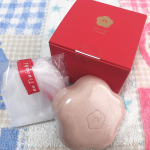 五島の椿洗顔を使い始めました！！私は肌質的に固形洗顔が合うようで、固形洗顔を使い始めてからニキビがなくなり、固形洗顔のファンなので、こちらの洗顔も気になっていました😁五島の椿洗顔は、箱を開けた&hellip;のInstagram画像