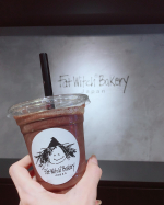 ※大好き@fatwitchjapan ♡..今回初めて飲んだフローズンドリンクウィッチーノチョコ🍫見た目甘そうだけど意外にもサッパリ✨この日ムシムシしてたので🥵一気&hellip;のInstagram画像