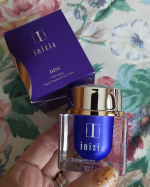 目元の  #小じわ  本当に悩んでます高級アイクリーム﻿inizia（イニジア）さんの﻿アンチエイジング﻿  リペアトリートメント アイクリーム﻿にすがってみた目元&hellip;のInstagram画像