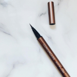 .ルミアグラス スキルレスライナー@lumiurglas 名前の通り！描きやすくて、綺麗なラインが思い通りに。私が使ったチェスナットブラウンは、絶妙なブラウン感がお気に入り&hellip;のInstagram画像