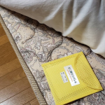 有限会社ティシビィジャパン様から、ダニ捕りロボを頂きました😊雨が続くとなかなか布団が干せないので、掃除機では吸いきれないダニが一体どれくらい潜んでいるのか💧換気があまりできないと、ダニ&hellip;のInstagram画像