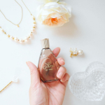 NO GRAVITY　エポホワイティア⠀⠀世界初！プラセンタ・サイタイ同時抽出エキス配合の原液100%無添加美容液✨⠀意外にサラッとしてるけど実はこれが原液100%の証らしい😳⠀人肌に&hellip;のInstagram画像