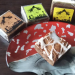 ファットウィッチベーカリー大阪行ってきました。フローズンドリンク ウィチーノチョコ暑い日にぴったりのひんやりで、飲みながら一息。甘すぎずアイスよりもあっさりしていて夏向きのチョコで&hellip;のInstagram画像