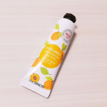 the saem(@thesaemcosmetic.japan)様のパフュームハンド クリーンジェル(シュガーピーチ)をご紹介致します✩*⋆.外出先など手を洗えないときに便利なハンドジェルです&hellip;のInstagram画像