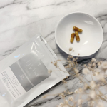 この夏の日焼け対策、新たにU・Vlockが仲間入り♡　　日焼け対策として、塗る日焼け止めや帽子、日傘などはもちろんの事、ここ数年はサプリメントタイプも取り入れてインナーケアをしています&hellip;のInstagram画像