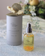 ボタニフォーク🌿マルチオイルAC🌿とってもおしゃれなマルチオイル🥺ラッピングもドライフラワーが入っていてすごく素敵でした😭💖植物由来のマルチオイルでどこにでも安心して使えます☺️わ&hellip;のInstagram画像