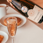 今日みたいに暑い日にはスパークリングワインがぴったり🥂🍾イタリアで開催される国際的なワイン博覧会&rdquo;Vinitaly2019&rdquo;で2500アイテムの中からNo.1に選ばれたという実力派のスパークリ&hellip;のInstagram画像