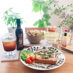 ＿＿＿＿＿ ᤱ ৹ ๐ ・・今週はこの時期には珍しく仕事してます💪・毎日35度超え😂あちーい💦・・今朝は我が家の定番、ピザトースト🍕・@soramitu.jp &hellip;のInstagram画像