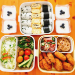 2020年8月8日今日のお昼ごはんおむすび🍙🍙　玉子焼きミンチカツ　一口豚🐷カツれんこんのきんぴら　おくらベーコン🥓巻き　オクラのおかか和えピクルス🥒　サラダ🥗デザートは、&hellip;のInstagram画像