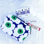 ❤︎Travel Essentials 旅行の持ち物❤︎..赤ちゃん連れの旅行の荷物公開♡.いろいろ持って行きたくなるけど、我が家はベビーキルトとお薬ポーチを持ってけばあと&hellip;のInstagram画像