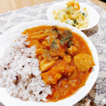 少し前に作ったものですが&hellip;ごはん彩々さんとご縁がありましてご紹介させていただくことになりました😊十六穀米なんですが白米に混ぜて炊くだけでとっても簡単に調理出来ちゃいました！&hellip;のInstagram画像