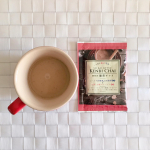 *﻿#爽快決健美チャイ を飲んでみました☕﻿﻿#チャイ とはインド発祥のスパイスを使用した#ミルクティー のこと。﻿﻿私はチャイが好きなのですが、その複雑な味わいは自分で作ることは&hellip;のInstagram画像