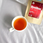 ルイボスティー🌱﻿﻿私、紅茶があまり得意ではないのですが﻿ルイボスティーは好き。今日は家でゆっくりだらだら。﻿﻿浮腫ひどくてむくむくなので﻿少しは効くといいなと思って&hellip;のInstagram画像