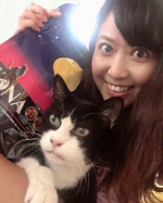ロビンに素敵なプレゼントが届きました☆・カリカリキャットフード「LUNA」一粒が小さめなので、もう17歳！の高齢猫ロビンもめっちゃ食べてました😸(写真2枚目)小袋になっているのも嬉&hellip;のInstagram画像