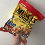 国産原料使用で子供も安心して食べられるマッスルギョーザをお試しさせて頂きました🥰タンパク質1.5倍、カロリーと糖質50%OFF、食物繊維5倍でダイエット中の食べたいを応援してくれます💗成長期や&hellip;のInstagram画像