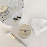 ・今やおでかけの時のマスクは必須☝🏻ですが！マスクにメイクが付くのって本当イヤですよね( &macr; &uml;̯ &macr;̥̥ )同じ悩みの方必見👀メイクの仕上げに@chacott_jp &hellip;のInstagram画像