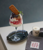 🌤・2020/08/31・朝ごはんもpostしとこう😆・・今日もザクザクグラノーラ🥣アメチェのコンポートと一緒に🍒アップルシナモン🍎シナモンの香りが良い〜ゴ&hellip;のInstagram画像