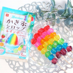 ずっと探してたレインボーかき氷シロップが手に入ったので😭💕早速流行りのレインボーわらび餅を作りました😍かき氷シロップにわらび餅を漬けるだけでこんなにカラフルなおやつになります❤️&hellip;のInstagram画像