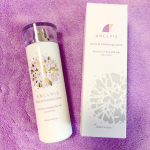アンクルイス拭き取り化粧水✨洗顔+保湿+毛穴ケア+ブースト効果✨この4つが1つになった、オールインワンの拭き取り導入化粧水！忙しい朝にもっと効率よくスキンケアできないかな、と思&hellip;のInstagram画像