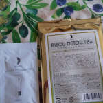 リソウデトックスティーとUVクリームですデトックスティー飲んだ瞬間効果出ました！皆さんにも飲んでもらいたいですUVクリームはクリームチーズみたいなテクスチャーしてました#リソウコーポレ&hellip;のInstagram画像