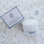 ・感動したクレンジングバームAKIKOシリーズのAKIKOリッチモイストクレンジングバーム！アイプチもごしごし擦らずにしっかり取れるのに、つっぱらずしっかり保湿される&hellip;♡マスク生活で鼻&hellip;のInstagram画像