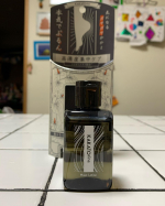 *わたしのガサガサな踵、いつもは削ってケアしてたけど#カカトリーヌ なら削らずに塗るだけの高濃度集中ケアで潤いの踵に◡̈ 𖤐˒˒*さらさらなローションは多彩な植物の繊細&hellip;のInstagram画像