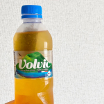 ペットボトルに茶葉入れるだけで簡単に作れるルイボスティー！！毎日ヴォルビック飲んでるから、たまに違うの飲みたいな〜〜〜ってときにすごく便利！！味ももちろんおいしかったです😌🌿#タイガー&hellip;のInstagram画像