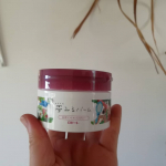 夢みるバーム 白泥リフトモイスチャーを使ってみました！﻿﻿1品5役の多機能クレンジングバームということで、﻿ハリケア、保湿ケア、角質ケア、マッサージ、メイク落としを兼ねている優れものです。&hellip;のInstagram画像