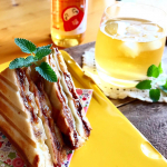 今日のおうちカフェ☕️🍰💙#チョコバナナホットサンド 🥪🍫 作ったよん&hearts;️ ( ￣ﾉ&nabla;￣)挟んだだけやん‪𐤔🤭以前ペットポトル用のルイボスティーをpostしましたがこちらはその種類の &hellip;のInstagram画像
