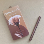 最近お気に入りのアイライナー🤎明るめの茶色だけどきちんと発色するのをずっと探しててやっと出会えた💖しかも筆のしなりもよくて太くも細くも描きやすい🖌他にもカラー展開があるっぽいから試&hellip;のInstagram画像