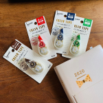 ありそうでなかった、クリーム色の修正テープ★コロンと小さくて、お洒落なパッケージ。並べると可愛すぎ♡2.5ミリ、4ミリ、5ミリ、6ミリと、太さも選べて便利。方眼消さずに済むー✨来年はど&hellip;のInstagram画像