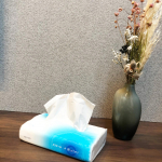 #エリエール　プラスウォーター﻿﻿我が家では洗面所に置いてます👌﻿よくある﻿しっとりタイプのティッシュって﻿箱めっちゃ大きいですよね？😱﻿﻿﻿このエリエールプラスウォー&hellip;のInstagram画像