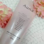 9月２３日に新発売のロート製薬さんのAunaホットクレンジングジェルを使ってみました♪寒くなってくると、心地よいホットクレンジング♡日本初の界面活性剤フリー、99％が美容液成分だから、使っていて肌&hellip;のInstagram画像