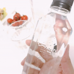 以前よりSNSで見かけるので気になっていたのですが。LOHACOでも大人気で2019年グッドデザイン賞を受賞したミネラルウォーターをお試しさせていただきました✨採水地は日本百名山「四阿&hellip;のInstagram画像