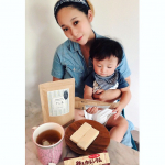 Non-caffeine tea and calcium-rich wafers☕️Mom and baby friendly tea（＾&nu;＾）Full of energy withwafer&hellip;のInstagram画像