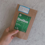 「TIGER」・生葉ルイボスティー茶葉が最高級グレードのオーガニック🌱・茶葉が長細い袋に入ってて、それをペットボトルに入れて時間置くと色が変わってルイボスティーになるんだけど、手軽&hellip;のInstagram画像