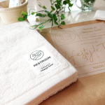 クラフトデザインのシンプルでかわいい袋で届いたのは、今治タオルのLOHACO lifestyle towel トイレ用タオルです✨🎁✨..LOHACO lifestyle towelは洗面&hellip;のInstagram画像