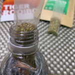 今朝は生葉ルイボスティーでスタートでした❣️昨夜、ペットボトル用の細長いティーパックをペットボトルに入れて冷蔵庫で冷やしただけ👍ルイボスティーが水出し出来るとは思ってなかった😲そしてル&hellip;のInstagram画像