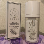 さっぱりした使い心地&hearts;️美容液の容器がオシャレでお気に入りです🐣✨#akikoプレミアムエッセンス #ヒト幹細胞 #ヒト幹細胞美容液 #美容液 #AKIKO #集中ケア #ZOOM映え #おう&hellip;のInstagram画像