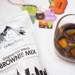 面白い話です﻿作ったブラウニーを見て夫が一言﻿👨その地面に埋まった石は何かな？﻿🎃かぼちゃだよぉ❗️❗️﻿﻿﻿なのでブラウニードアップはやめました🤗﻿ハロウィンっぽいお菓子&hellip;のInstagram画像