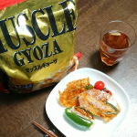 これは料理と言えるのか&hellip;ピーマンの肉詰めならぬ、ピーマンの餃子詰め！ホンマに詰めただけ！！(笑)でもね、焼くだけで美味しかった！味付け不要よ！..==========マッスルギョーザ&hellip;のInstagram画像
