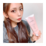 Aunaのクレンジングジェル❤︎つけた瞬間ジュワーっと熱くなって、メイクをグングン落としてくれる☺️1番落ちずらかったのは、アイラインかな？でも最終的にはしっかり落ちて、洗い上がり&hellip;のInstagram画像