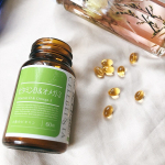 青魚成分が補える基礎サプリ ビタミンD＆オメガ３外食が多くて食事が偏りがちなので、サプリメントでしっかり補ってるよ〜🐟ビタミンD＆オメガ３は、カルシウム濃度を保ち、丈夫な骨をつくる&hellip;のInstagram画像