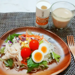 朝食に、健康道場 飲む一膳分 ごまプラス。飲む一膳分 ごまプラスは、玄米、ごま、大豆の栄養を1本にギュッと凝縮。若々しさに欠かせない栄養が、効率良く、手軽に補える、強い見方です。☑&hellip;のInstagram画像
